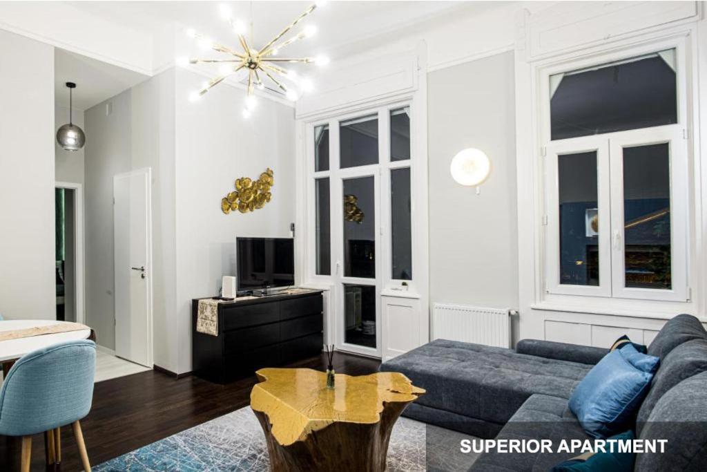 BpR Agathé Elegant Suite with Parliament View Budapest Esterno foto