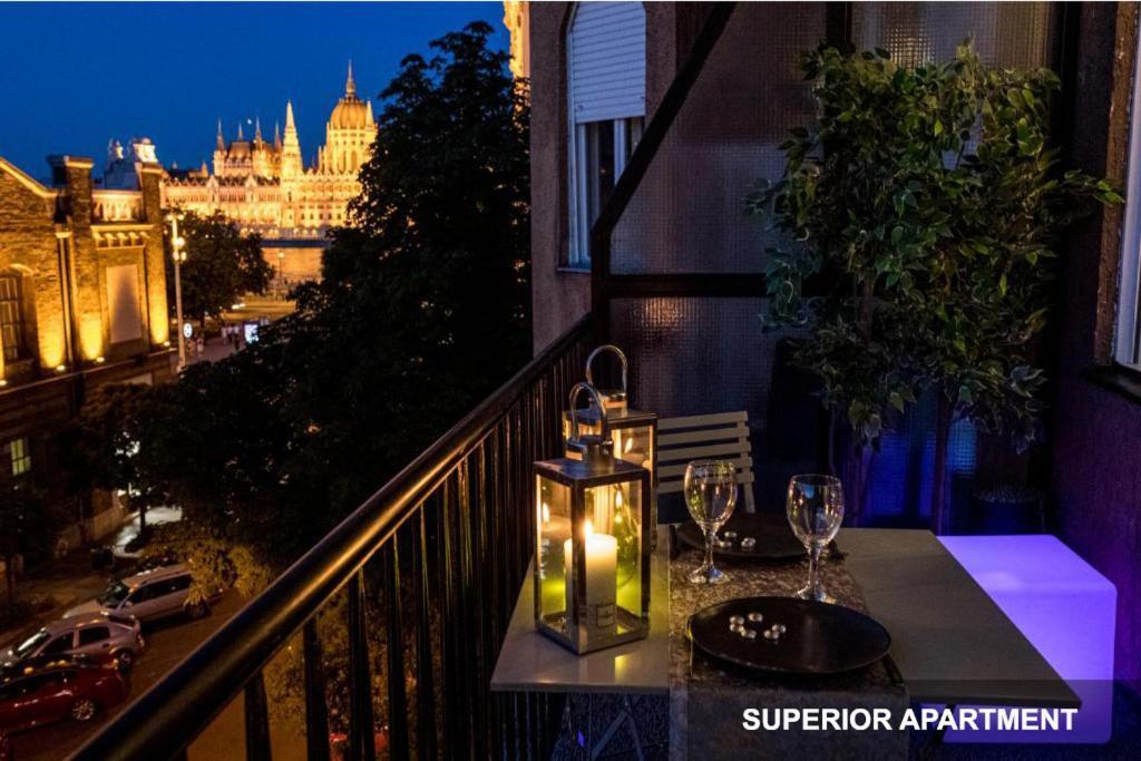 BpR Agathé Elegant Suite with Parliament View Budapest Esterno foto