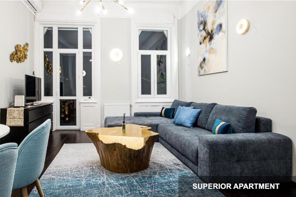 BpR Agathé Elegant Suite with Parliament View Budapest Esterno foto
